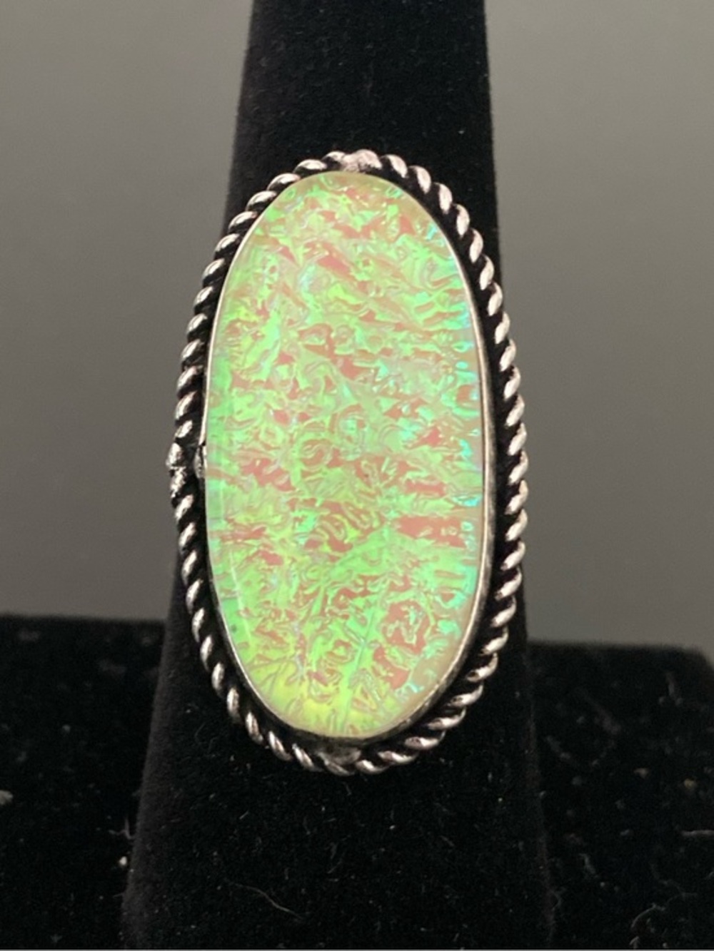 Silver-Tone Oval Green Iridescent Statement Ring 925 Silver Size 7